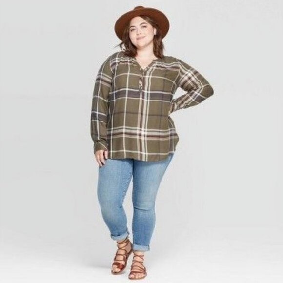 Universal Thread Women's Tunic Top Green NWT - Picture 3 of 3